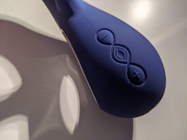 Lelo Soraya Wave controls