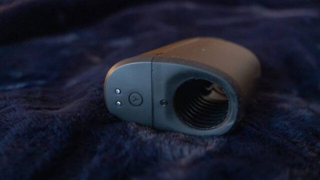 Arcwave Ion 2 sideview magnetic charging