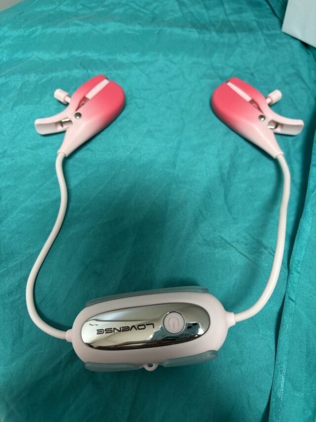 Wireless sex toy with remote control, pink and white color, for couples’ pleasure, innovative sextech device, intimate toy for adult stimulation, Bluetooth-enabled sexual wellness product, discreet and rechargeable design, best for enhancing intimacy, modern sex technology for satisfying experiences.