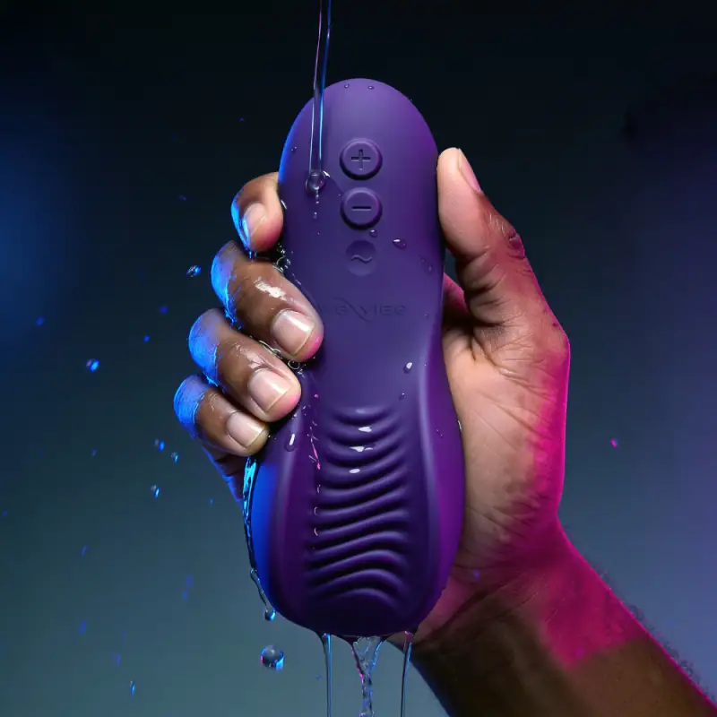 We Vibe Shared Touch hand The We-Vibe Shared Touch couples vibrator held in a hand